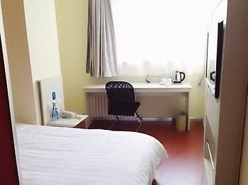Hanting Hotel Ji'Nan Jingliu Road Жинан Екстериор снимка